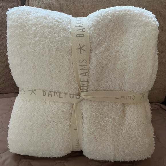 Barefoot Dreams Soft Cream Ivory Neutral Cozychic Throw Blanket NWT NEW - Picture 5 of 8